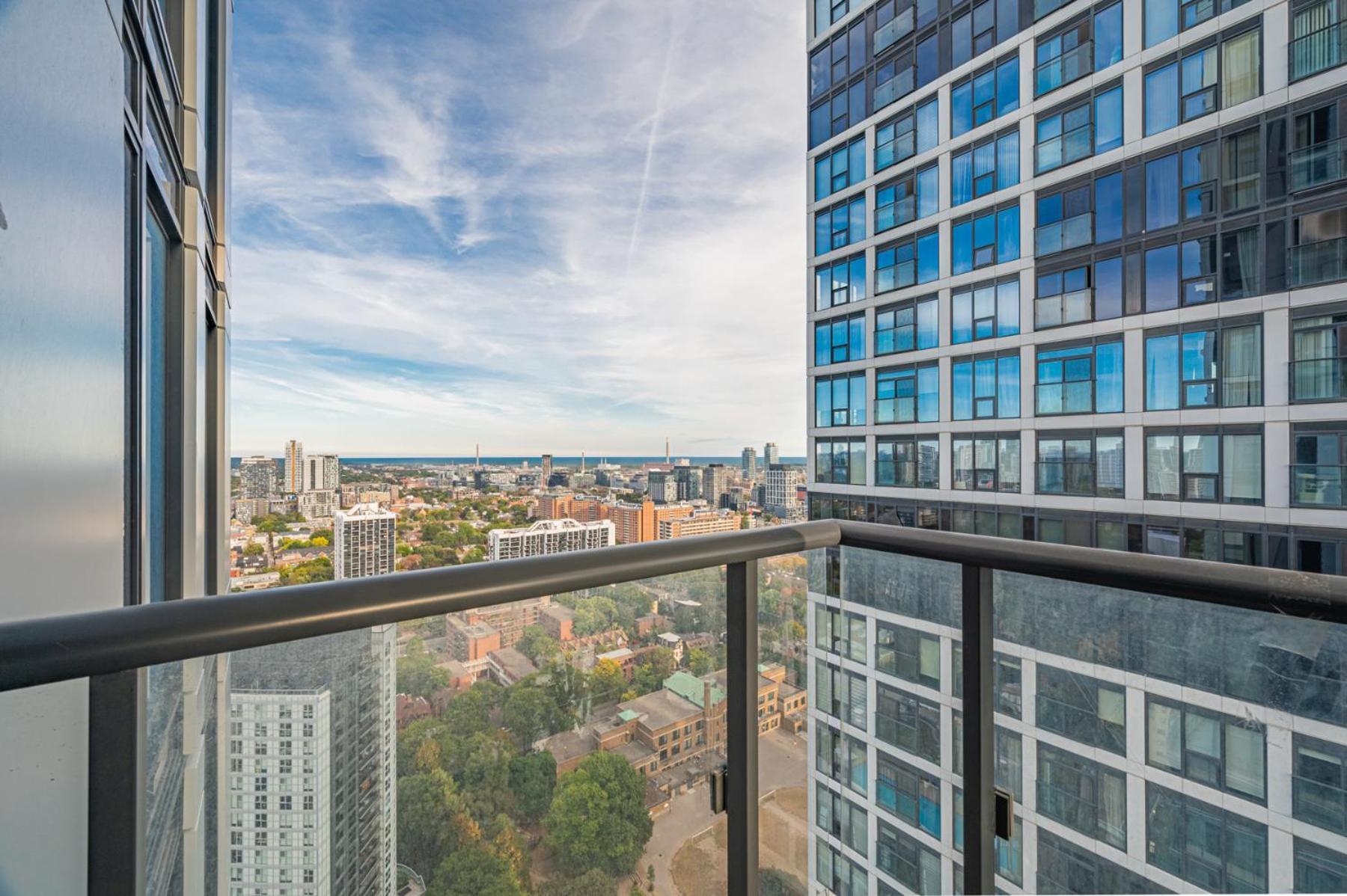 Toronto Garden Suites Exterior photo